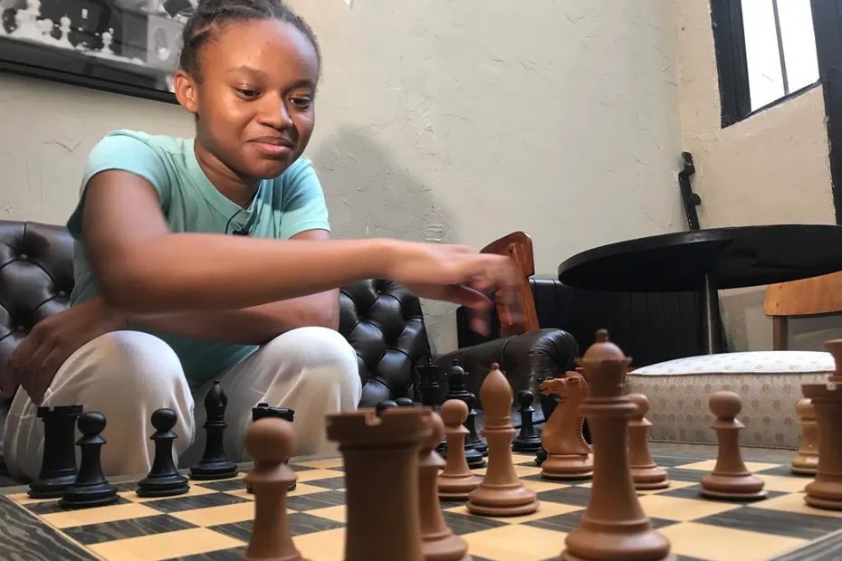 Eline, 12 ans, les échecs dans la peau