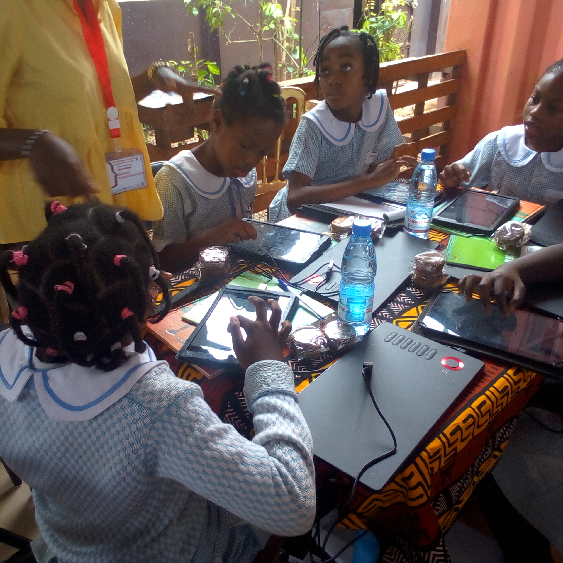 Journée Internationale des filles dans les TIC : jeu d’échecs et outils numériques